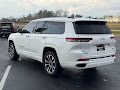 2022 Jeep Grand Cherokee L 4WD Overland